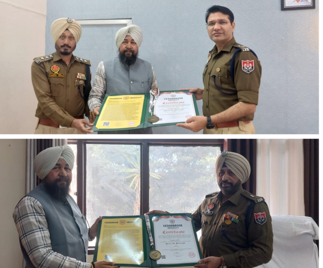 डॉ. ए.एस. पत्रकारिता में उत्कृष्ट योगदान के लिए दलजीत अजनोहा को एसएसपी होशियारपुर ने किया सम्मानित